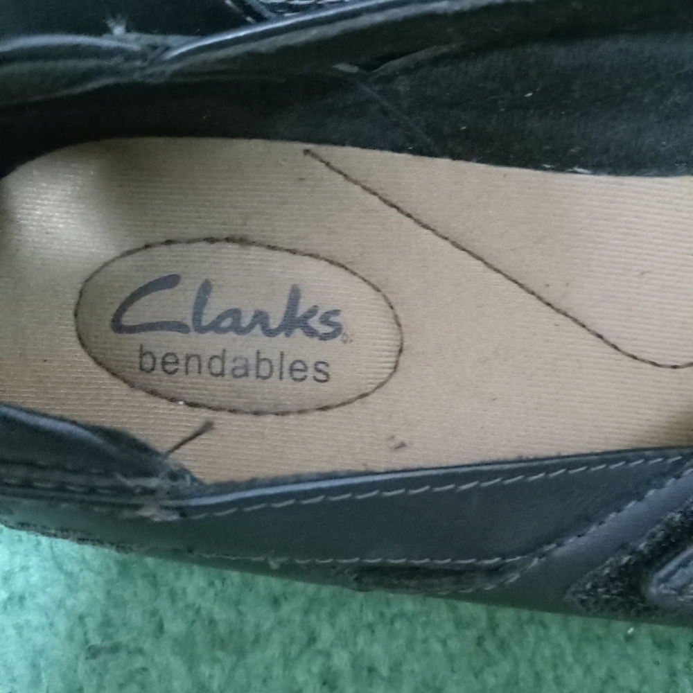 Clarks Cora Leather Black Sandals Flats  Grandmacore Shoes - Picture 5 of 5